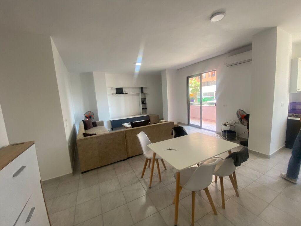🏡 Shitet Apartament 2+1+2 në Astir – pranë Bulevardit Migjeni