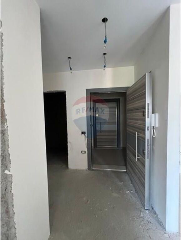 Apartment 2+1+2 + Garage for sale in Xhamllik!(ID: 530281057-79)