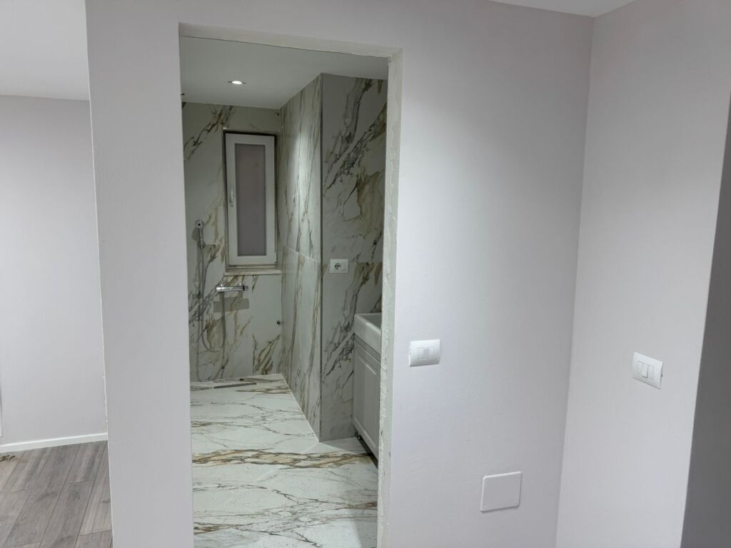 AMBIENT ME QERA 73 M2 RRUGA E ELBASANIT 1500 EURO