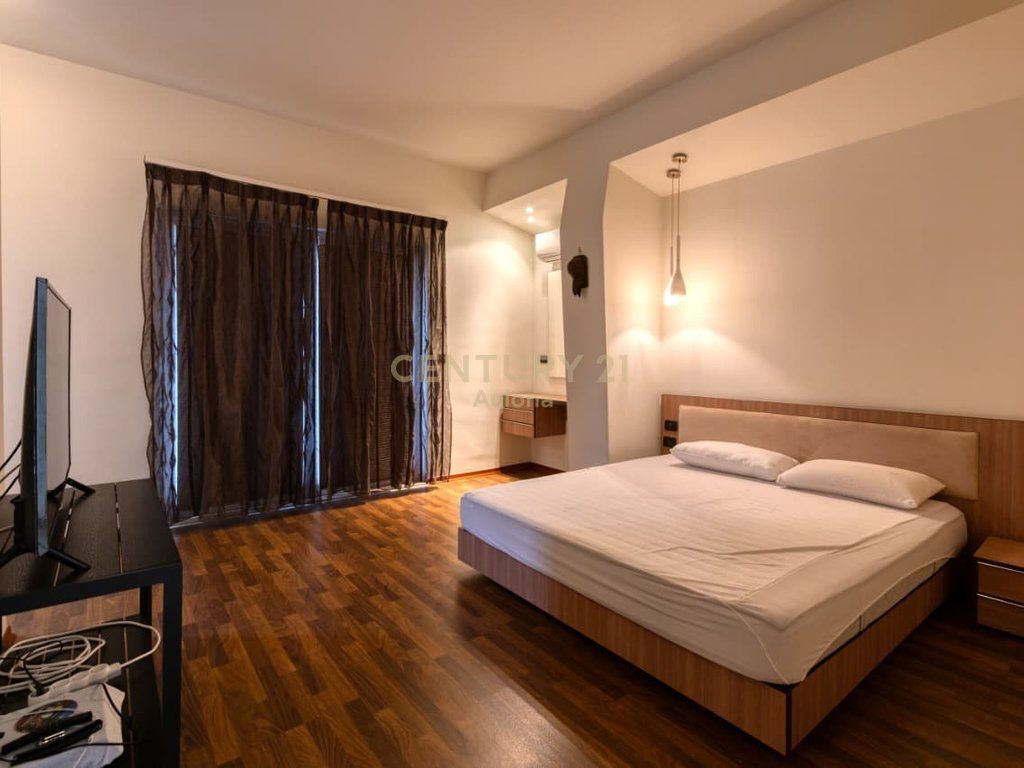 Attico Esclusivo con Vista Panoramica sul Mare in Lungomare 1, Vlorë