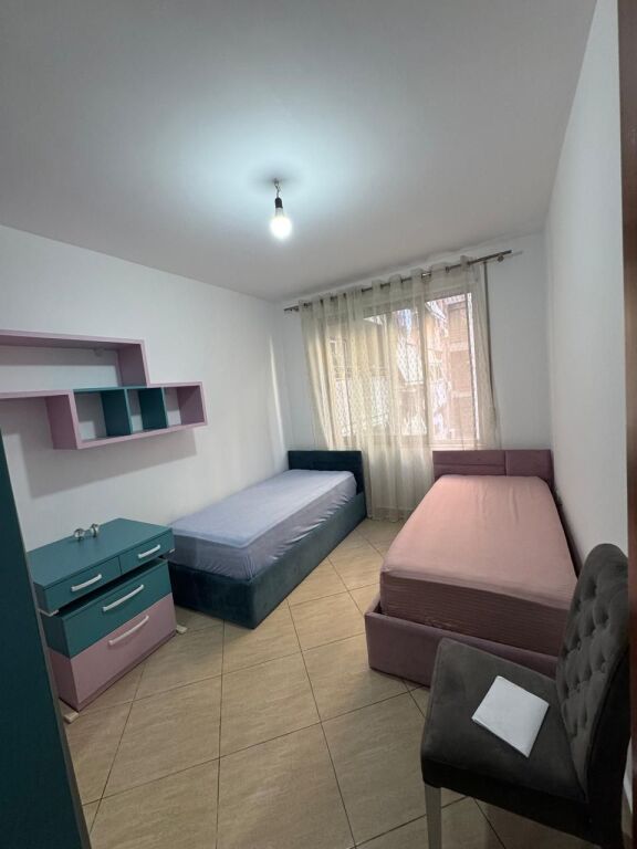 Shitet Ap 3+2+2 tualete 📌Astir, prane HARLI kafe- Cmimi 185.000 Euro