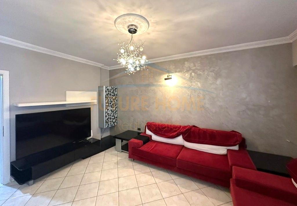 Shitet, Apartament 2+1+2+ Post Parkimi, Laprake, Tirane