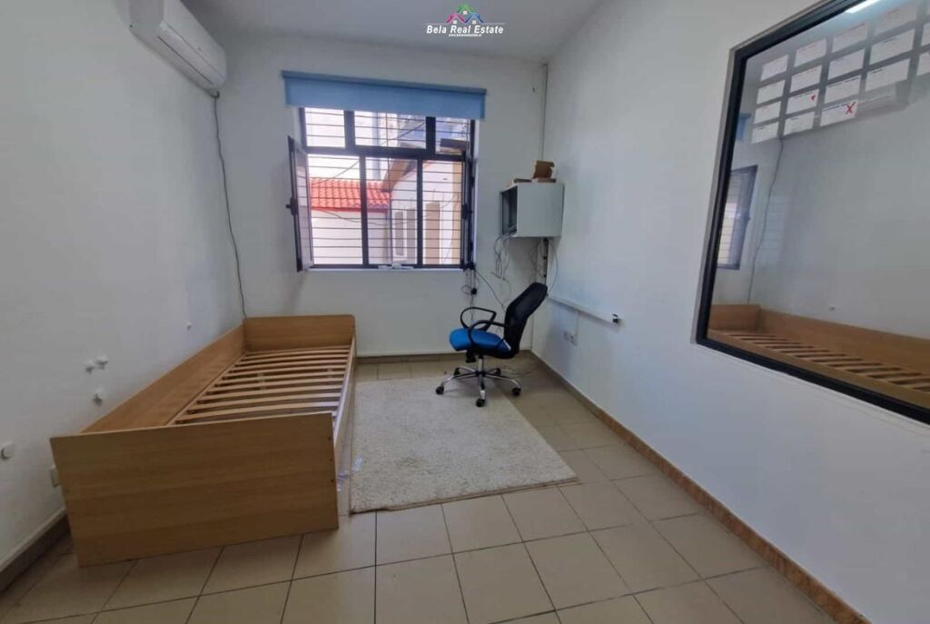 Zyre Me Qera Tek Pazari i Ri ( ID BZ2932) Tirane