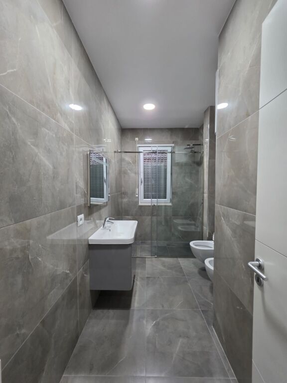 Apartament me qera