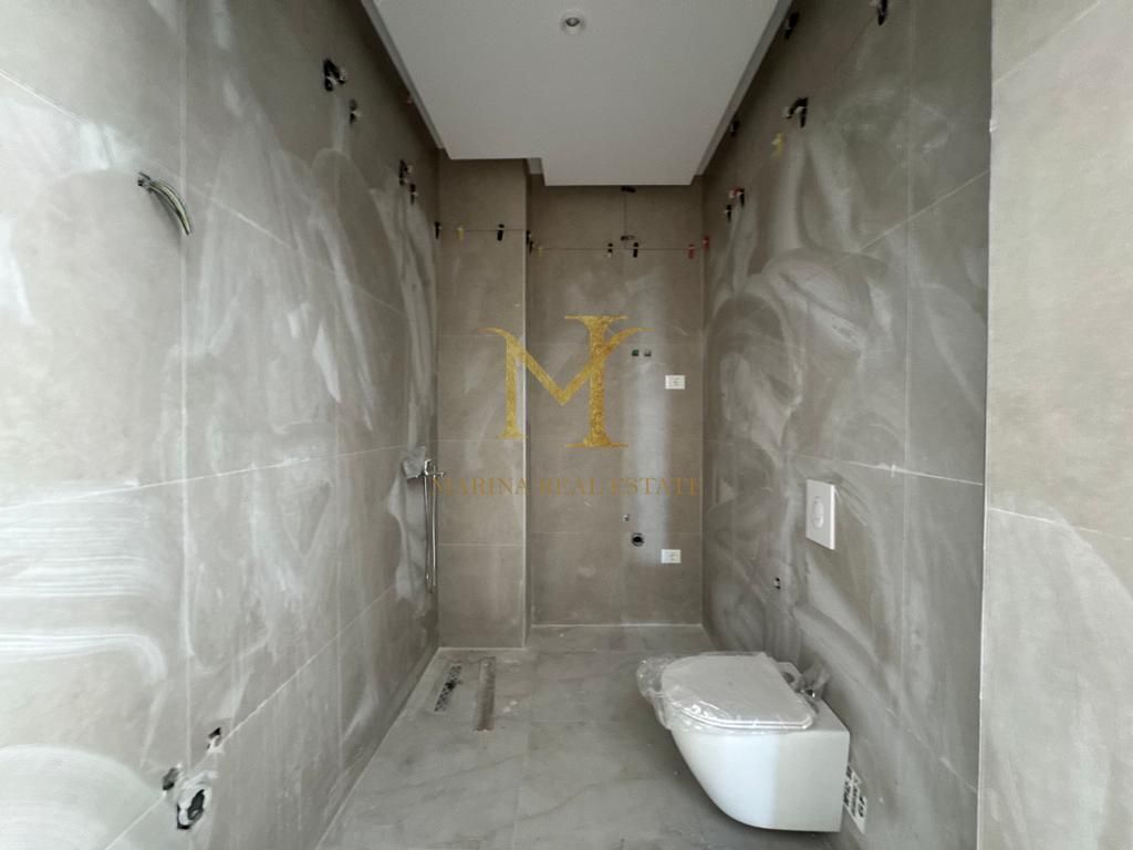Shitet apartament 1+1 me pamje deti ne Golem.