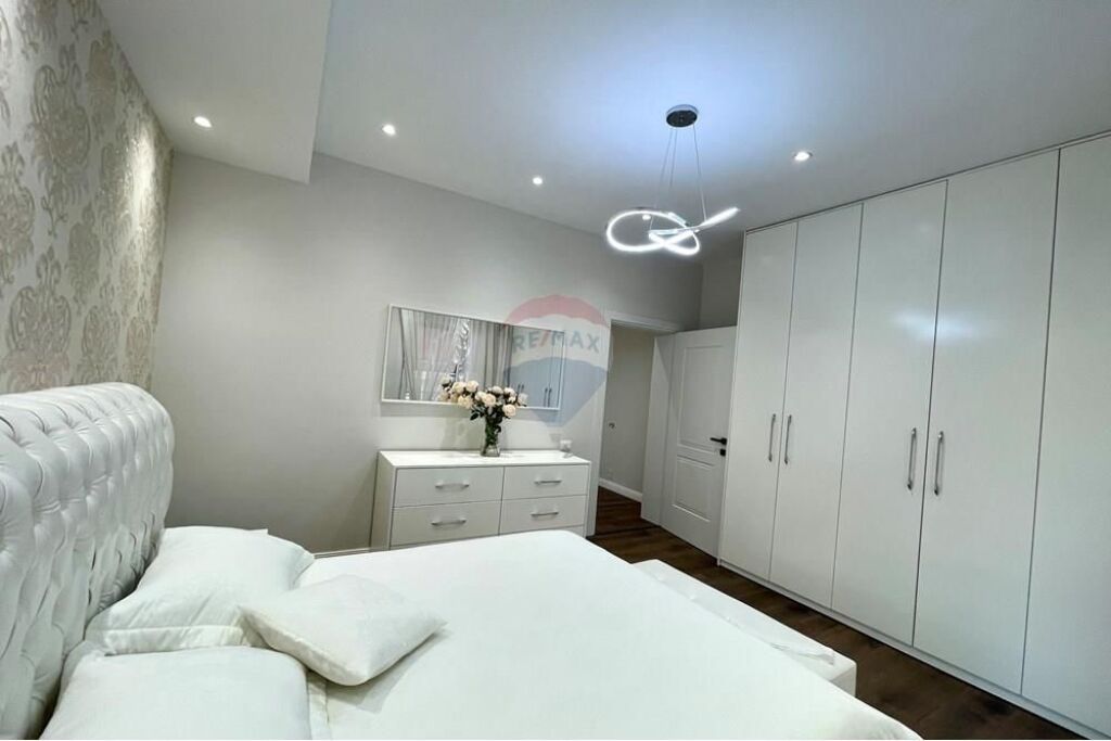 Apartament 2+1 me qera Rruga e Durresit