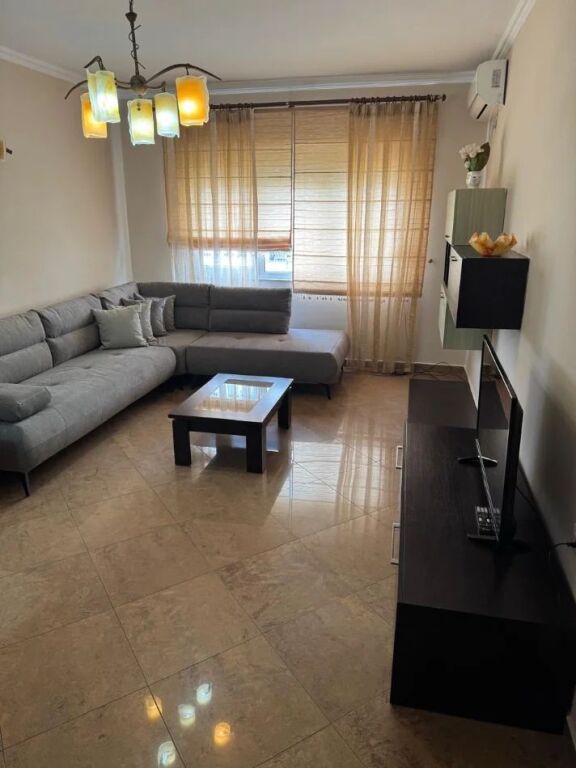 SHESHI WILLSON APARTAMENT PER QERA