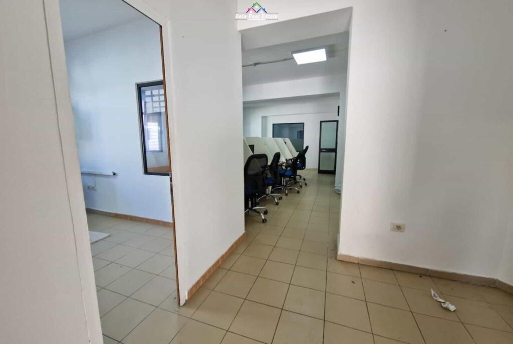 Zyre Me Qera Tek Pazari i Ri ( ID BZ2932) Tirane