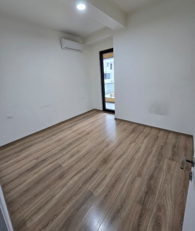 🏢 Jepet Zyrë me Qira 2+1 – Square 21
