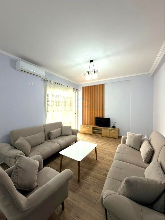 Shitet, Apartament 2+1+2, Rotonda e Astirit, Tirane.