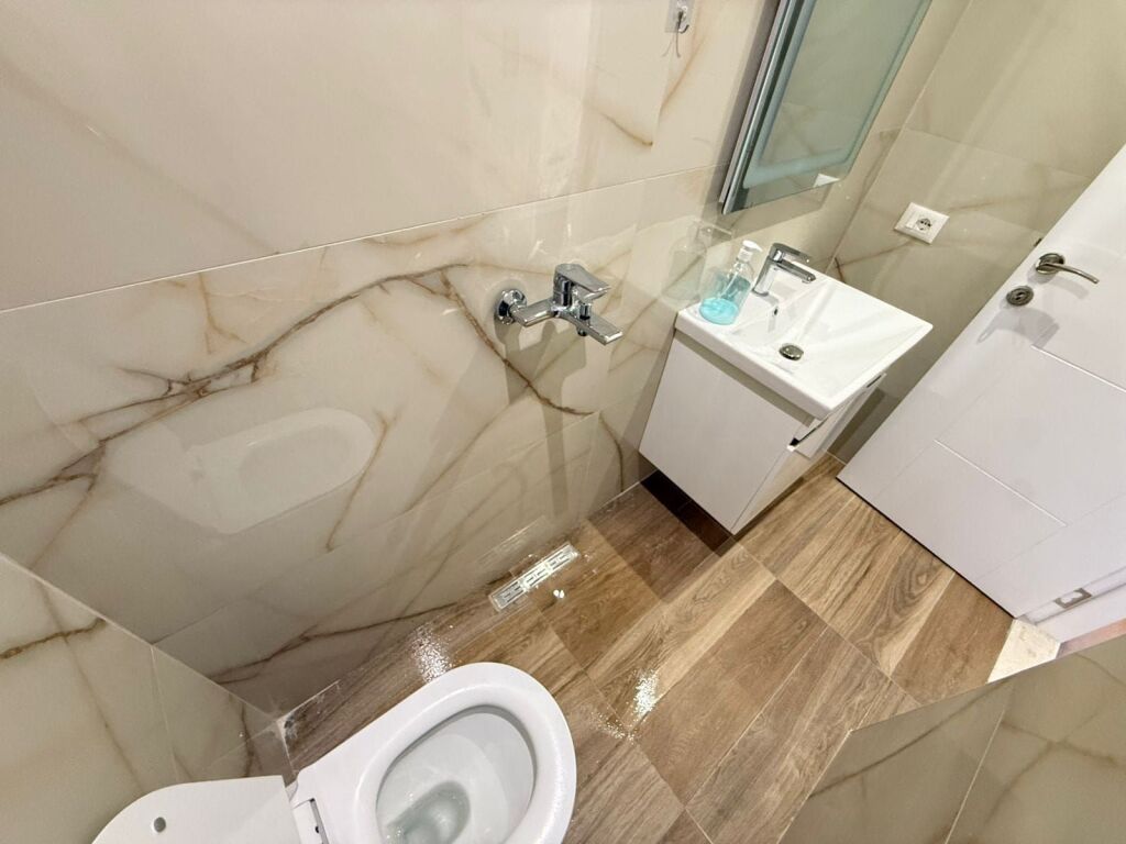 Appartamento In Affitto 2+1+2 In Via Barricate (ID B2201844) Tirana