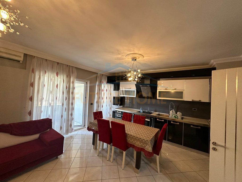 Shitet, Apartament 2+1+2+ Post Parkimi, Laprake, Tirane