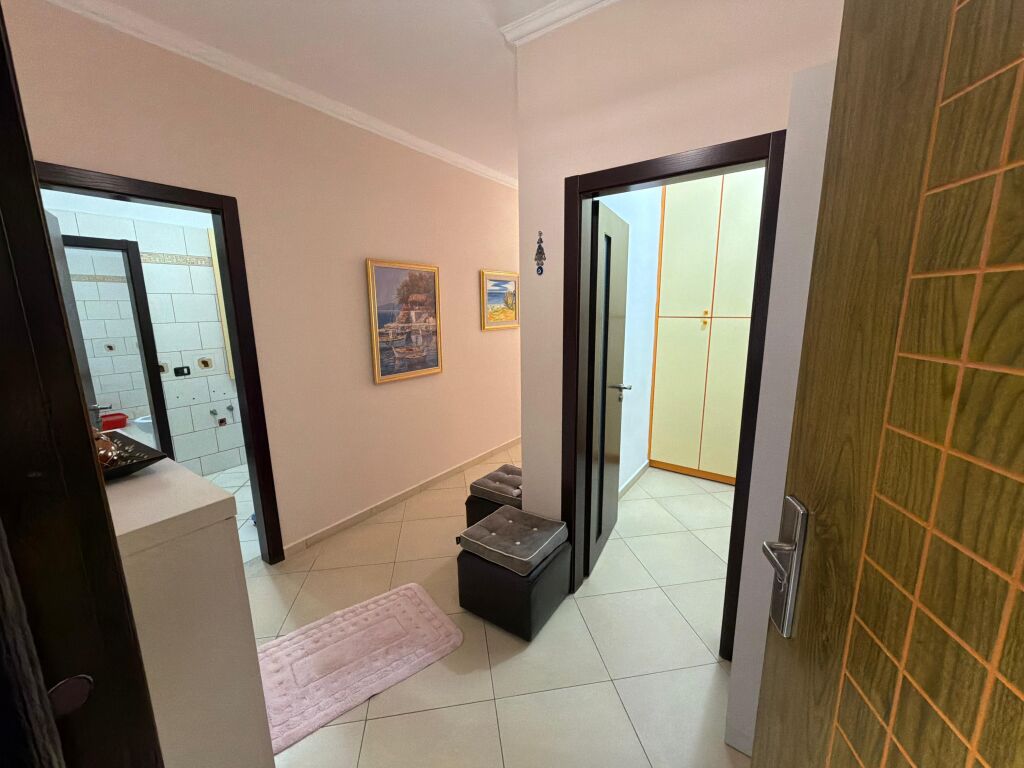 Appartamento 3+1 in vendita in Via Cipaj Vlore (Gjergj Arianiti)