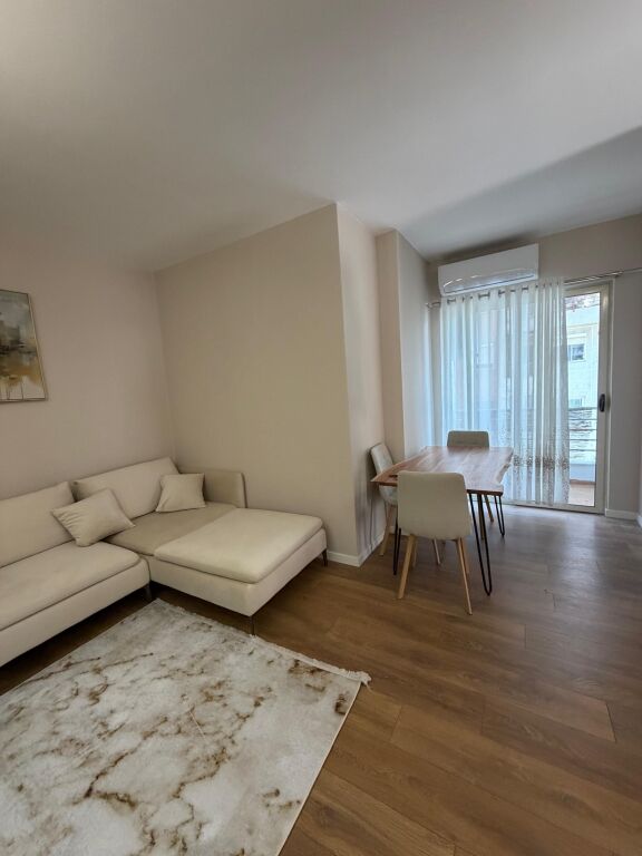 Apartament me qira 2+1 në Yzberisht te Grand Gallery!
