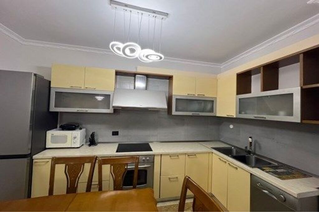 Apartament 2+1 per qira tek 21 Dhjetori