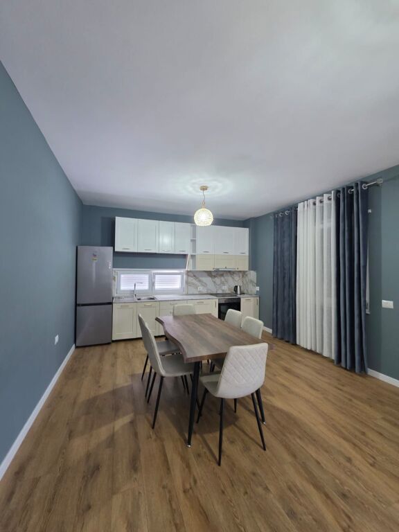 Apartament me qera