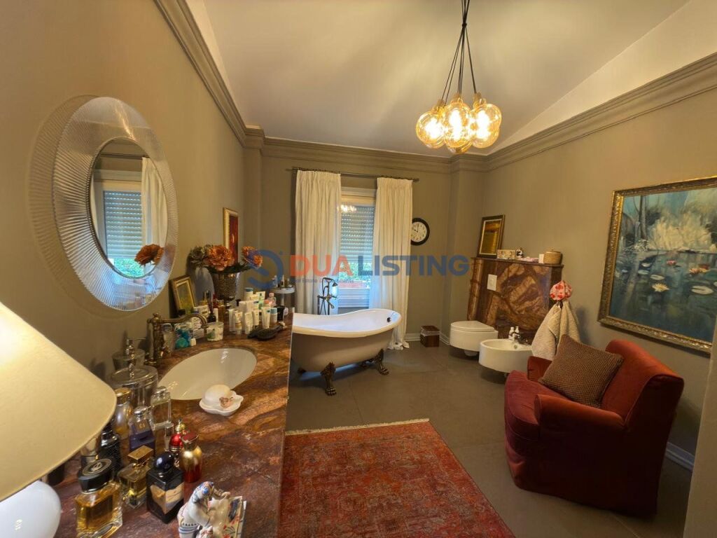 Villa Individuale Classica in Vendita!!