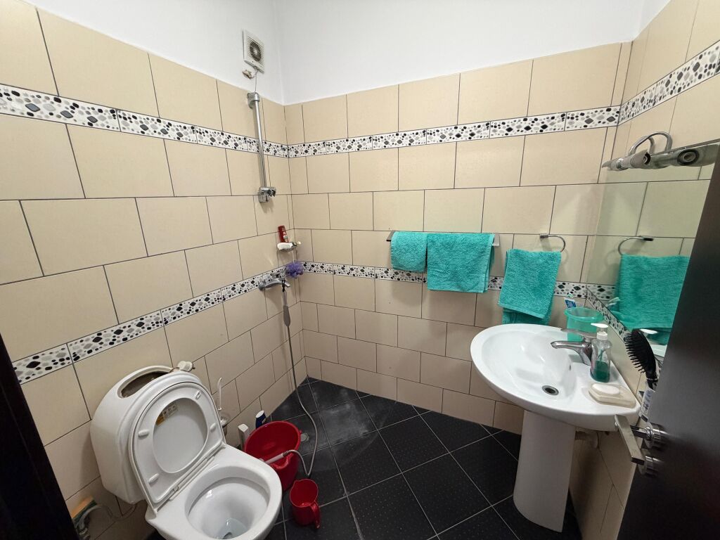 Appartamento 3+1 in vendita in Via Cipaj Vlore (Gjergj Arianiti)