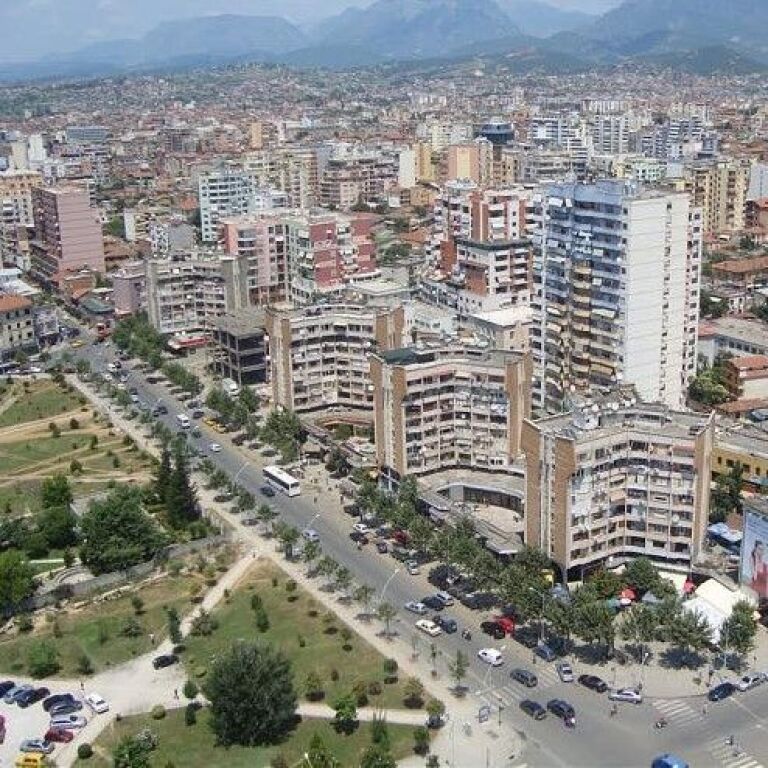 🏢 Ambjent Biznesi 24 m² për Shitje – Rruga e Barrikadave ✨