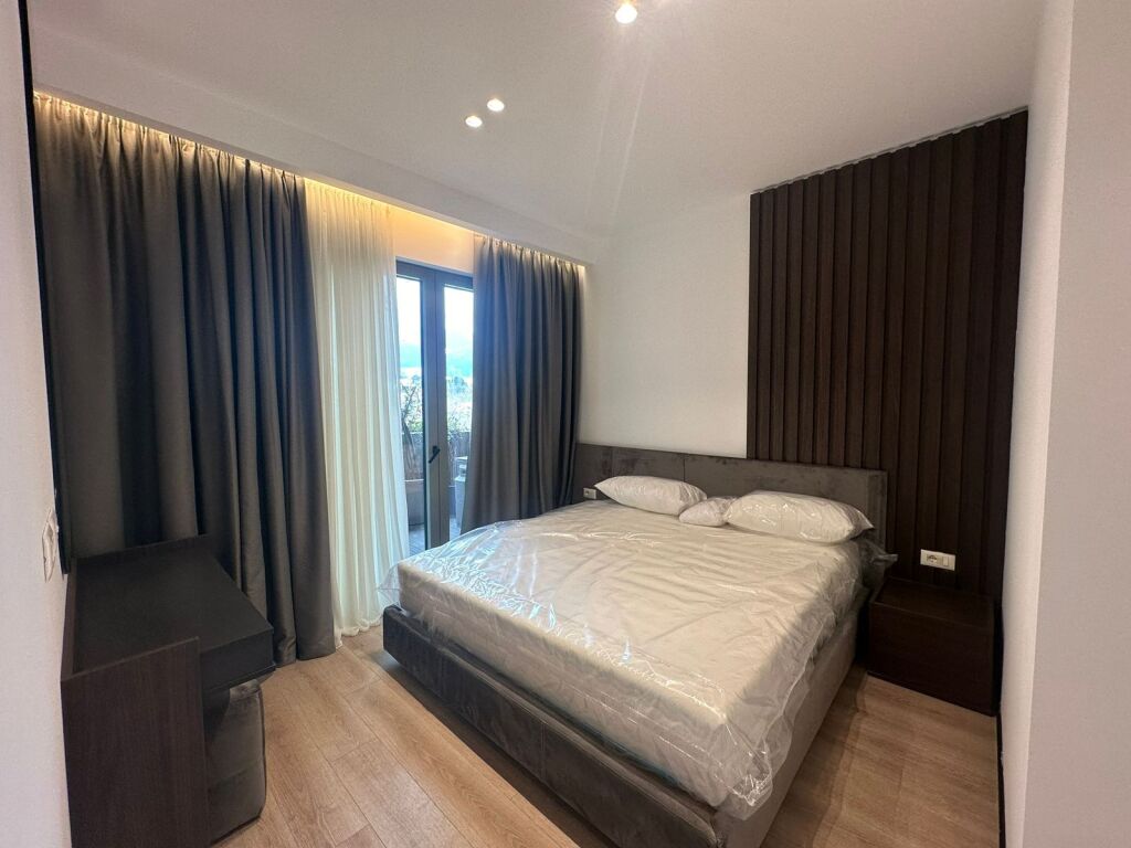 Appartamento moderno 2+1+2 in affitto vicino a Lion Park, in una delle zone più richieste, molto vicino allo stadio Air Albania.