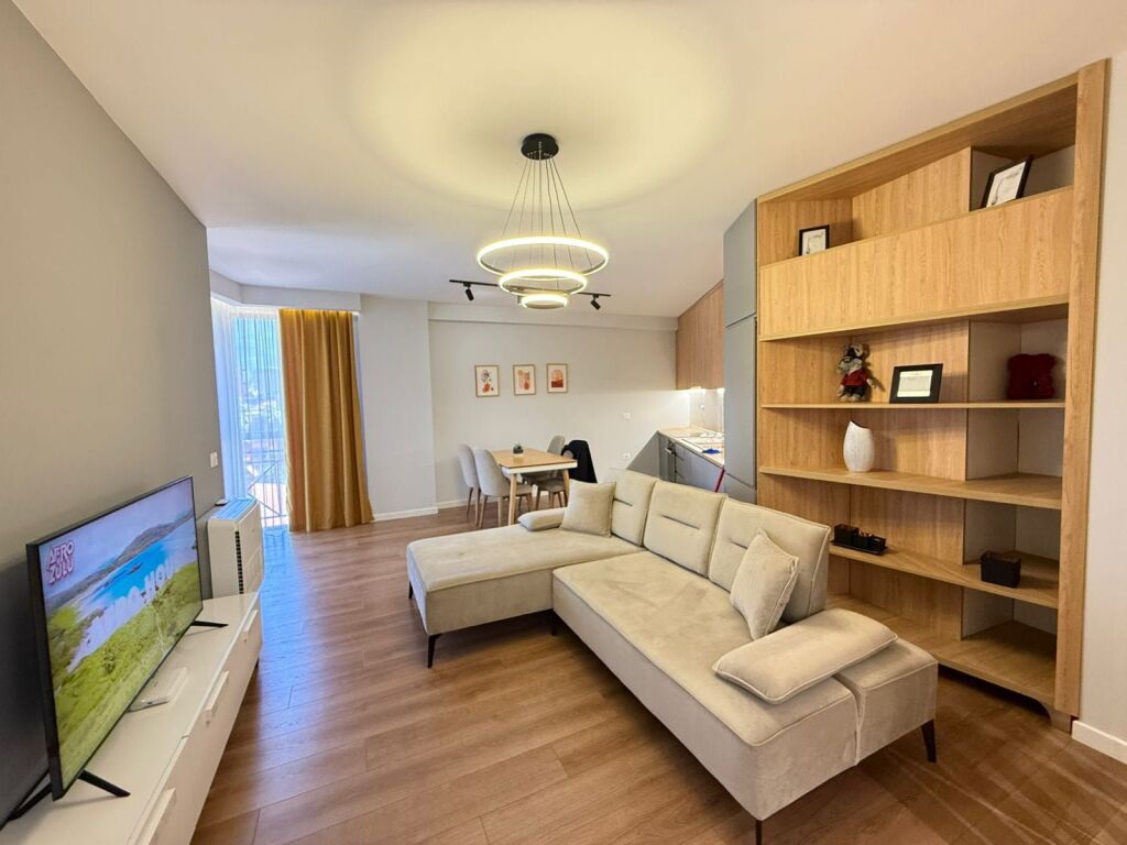 Appartamento In Affitto 2+1+2 In Via Barricate (ID B2201844) Tirana