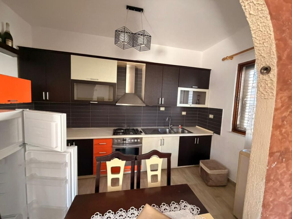 Rent, 1st Floor in Private House 2+1, Opposite Oroshi, Kenet, Durrës