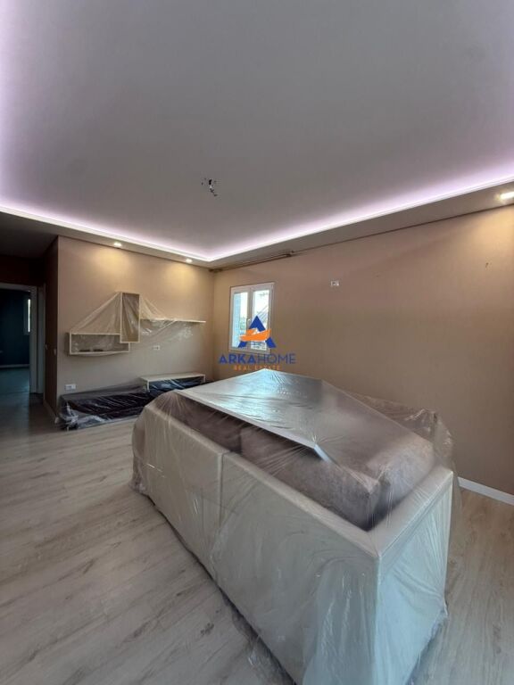 VILLA IN VENDITA CON 6 APPARTAMENTI "PRESSO L'EX PIAZZALE AQUILA" 700.000 EURO (TRATTABILE)