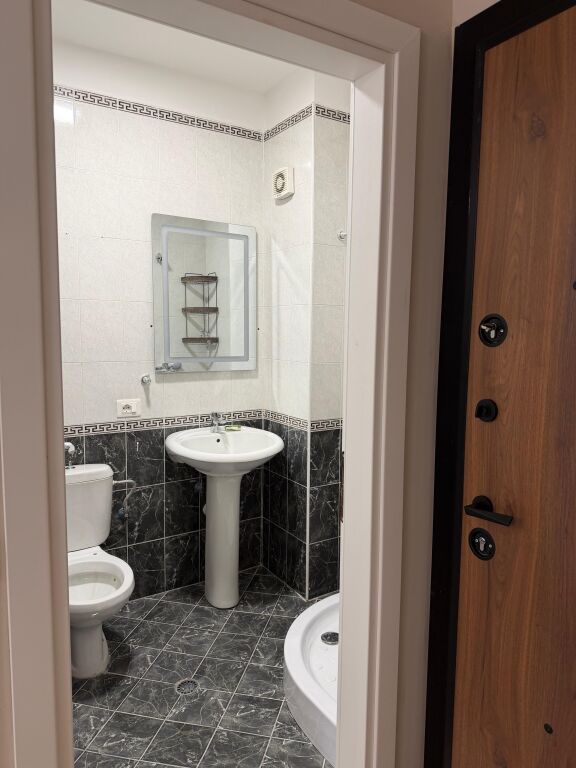 🏠 Jepet me qera apartament 2+1  📍 Në zonën e Yzberishtit💶 Çmimi: 600€/muaj