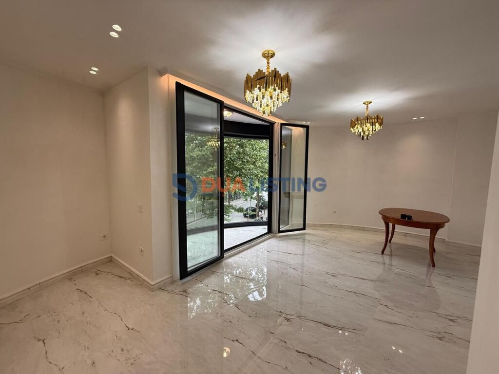 🏢 Ambiente Lussuoso per Uffici in Affitto 📍 Lago Secco, vicino a Radisson