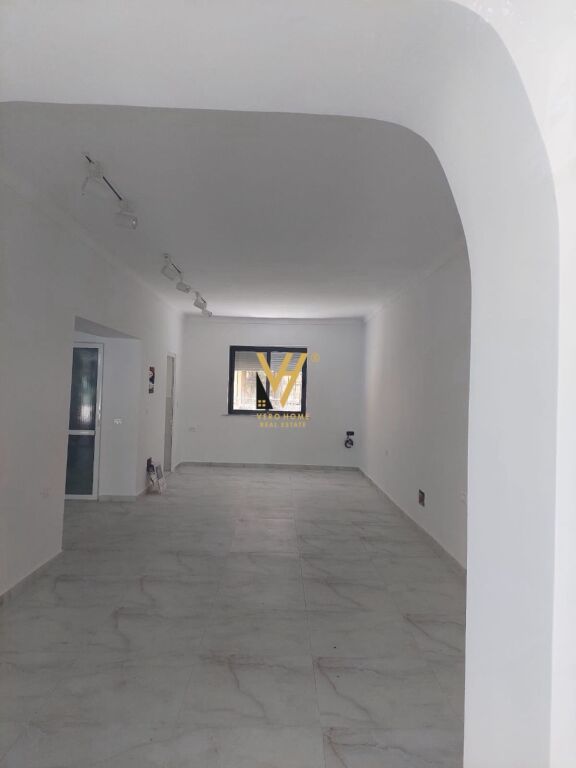 SHOP FOR RENT 70 M2 IN XHAMLLIK 160,000 LEKE