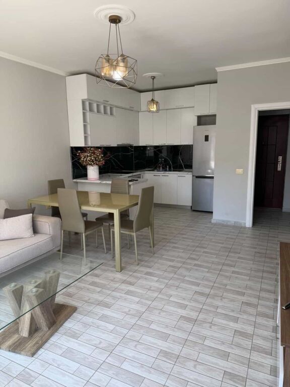 Apartamwnt 2+1 per qera ne astir !