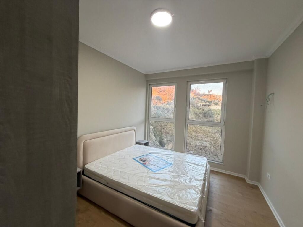 Shitet Apartament 1+1