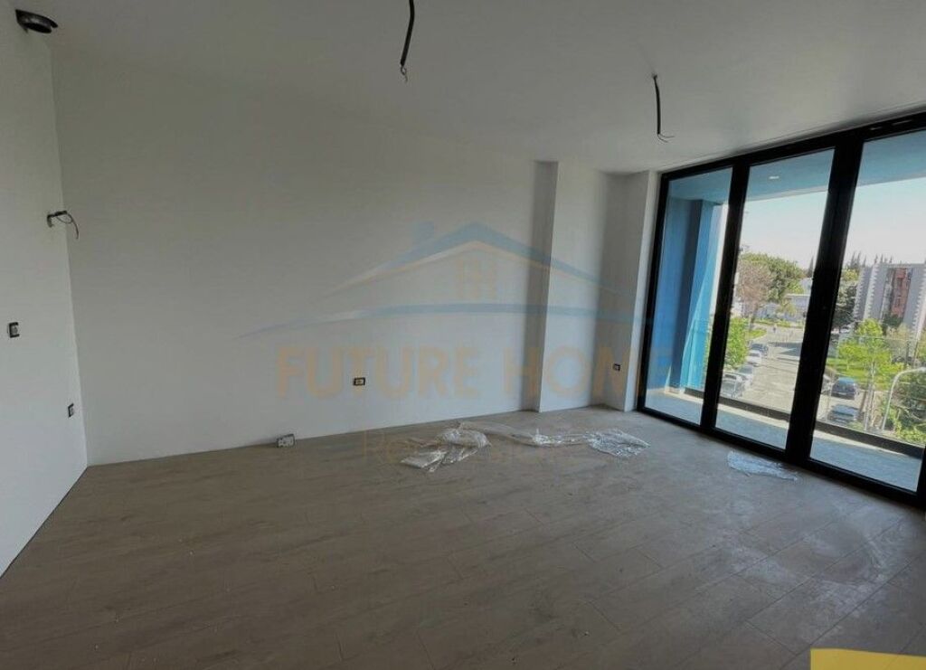 Shitet, Apartament 1+1, ''Golden Gate Residence'', Ali Demi.