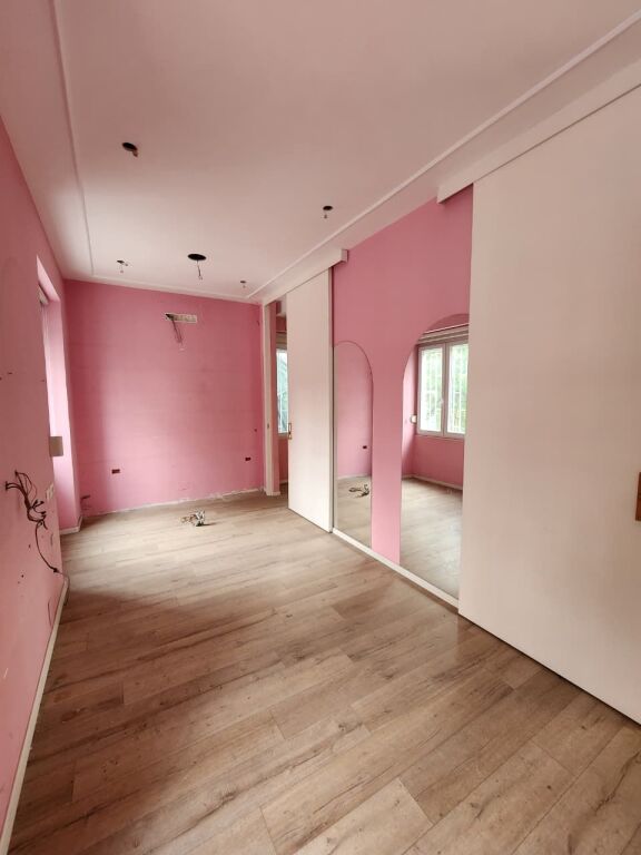 🏠 Ufficio in affitto. 2° piano - 120m2 (📍Stadio Dinamo / Bllok )🔥Adiacente a Proper Pizza ✨️Posizione super || ✨️1300€ Netto / Mese 💶