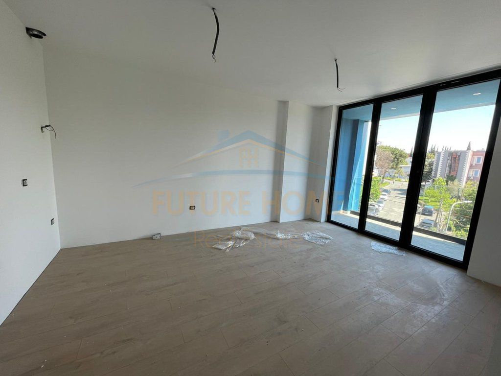 Shitet, Apartament 1+1, ''Golden Gate Residence'', Ali Demi.