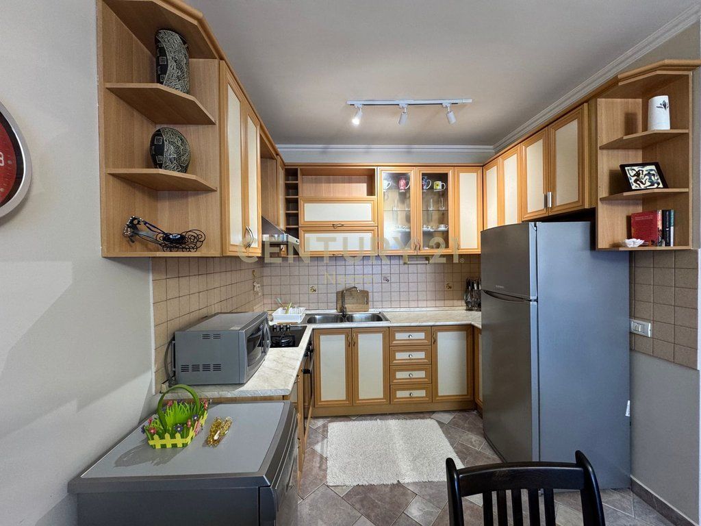 QIRA, APARTAMENT 1+1 TE SHKOLLA E BALETIT!