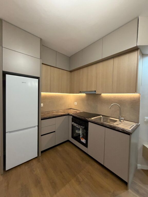 🏠 Jepet me qera apartament 2+1  📍 Në zonën e Yzberishtit💶 Çmimi: 600€/muaj