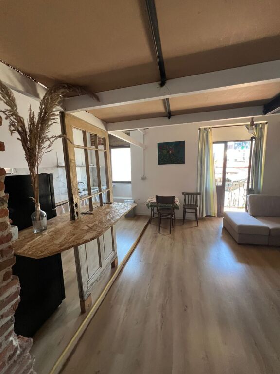 2 APARTMENTS FOR AIRBNB ARE GIVEN