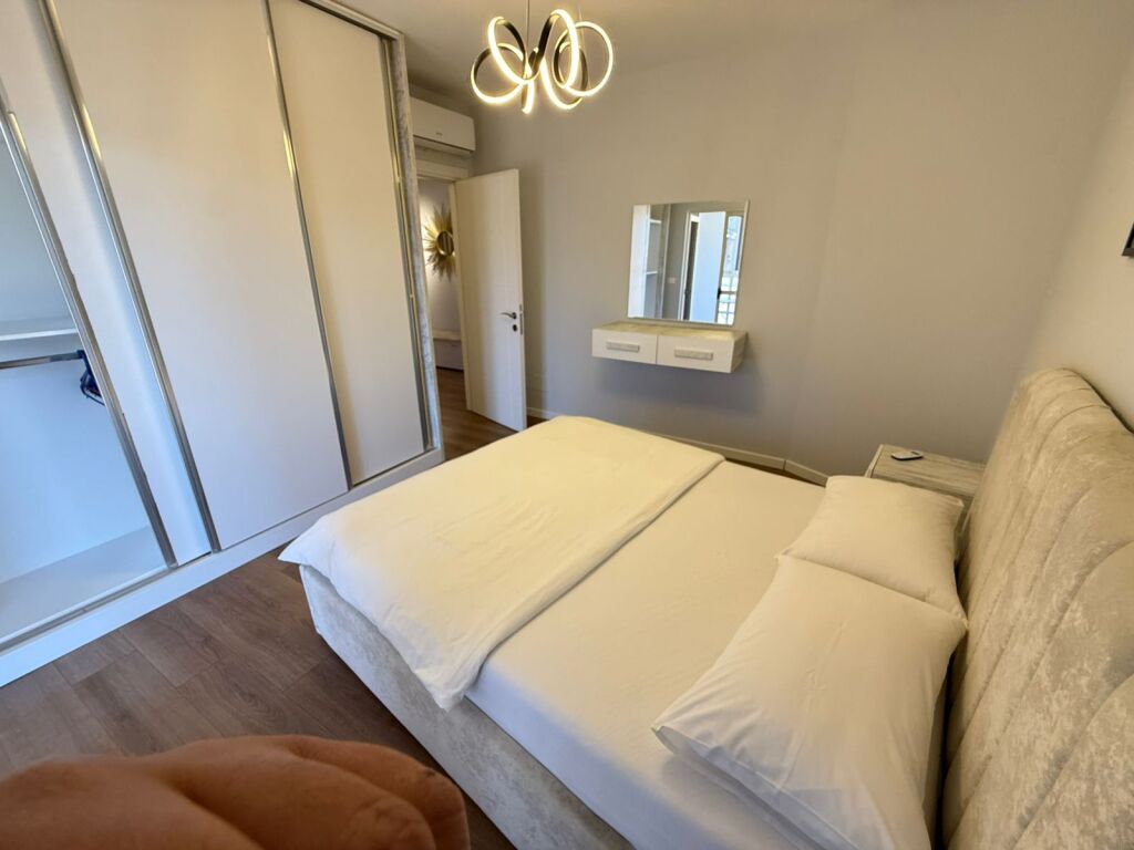 Appartamento In Affitto 2+1+2 In Via Barricate (ID B2201844) Tirana