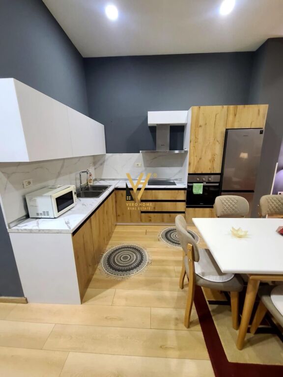 JEPET APARTAMENT 1+1+BLK ME QERA TEK RRUGA PETI 55.000 LEKE