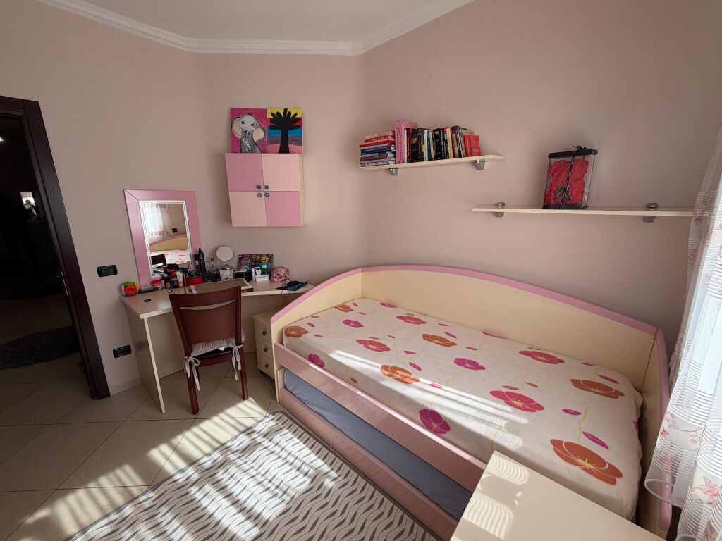 Appartamento 3+1 in vendita in Via Cipaj Vlore (Gjergj Arianiti)