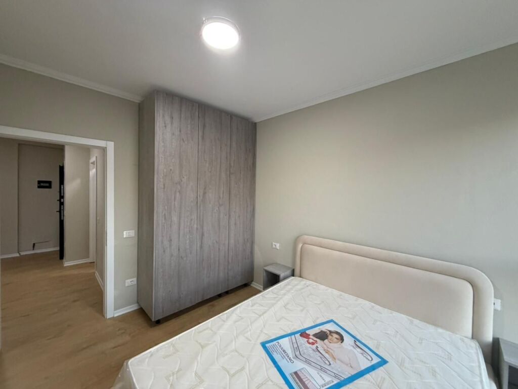 Shitet Apartament 1+1