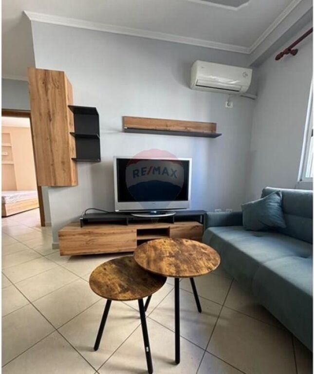 Apartament 2+1 me Qira tek 4 Dëshmorët(ID: 530471003-484)
