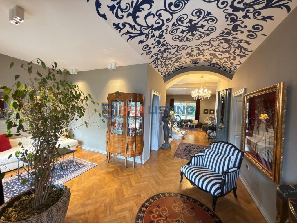 Villa Individuale Classica in Vendita!!
