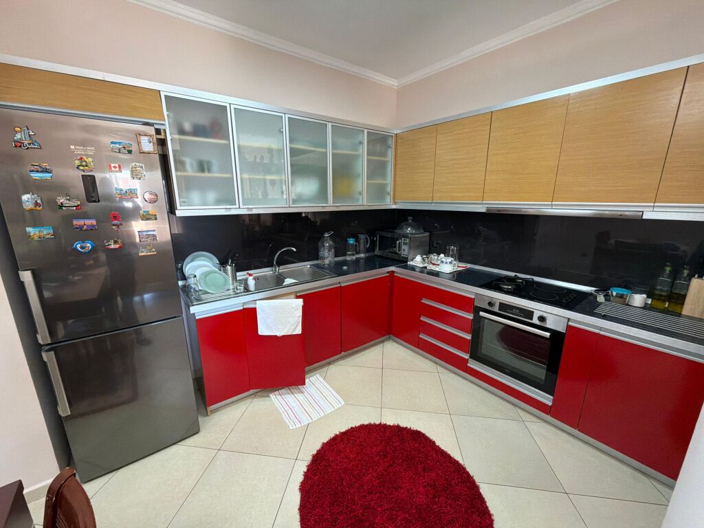 Appartamento 3+1 in vendita in Via Cipaj Vlore (Gjergj Arianiti)