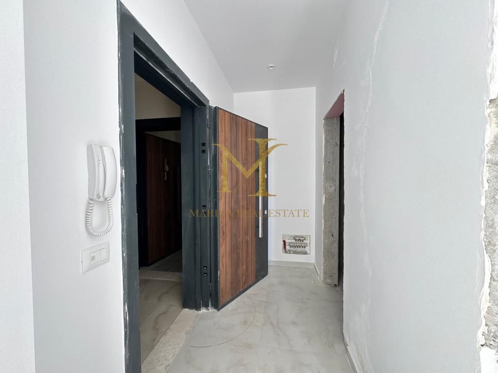 Shitet apartament 1+1 me pamje deti ne Golem.