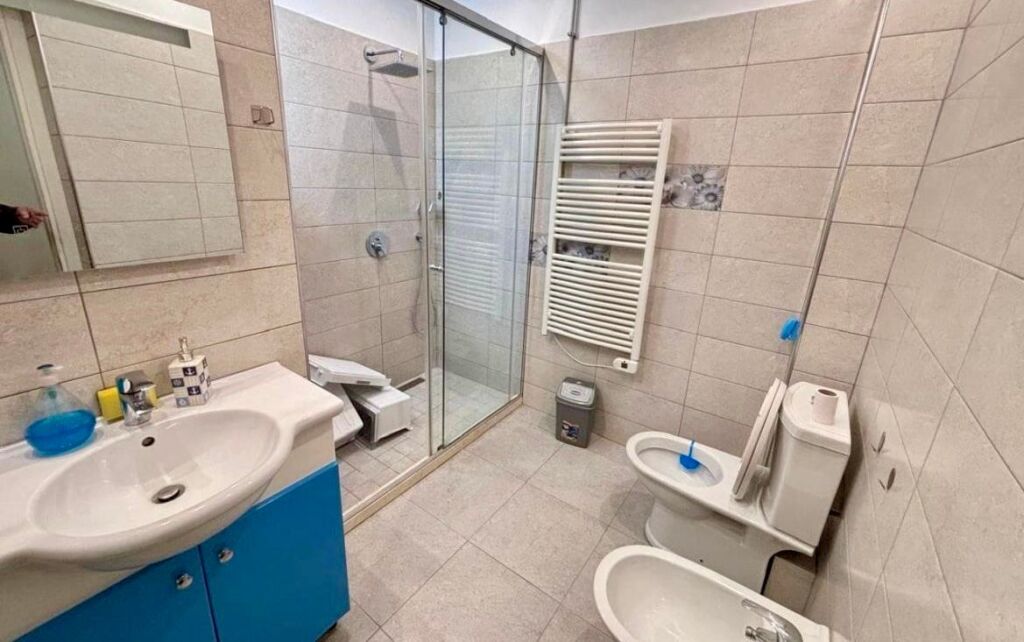 📣 QERA Apartament 3+1 Me Depo 📍 Prane Shkolles Se Kuqe 🛣️ Rruga "Dervish Hekali" ✨