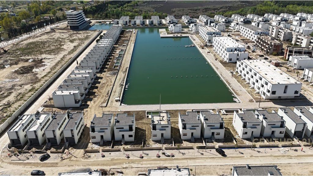 VILE INDIVIDUALE TEK TURQUOISE MARINA!  VIJE E PARE ME MARINEN E KOMPLEKSIT 495,000 €