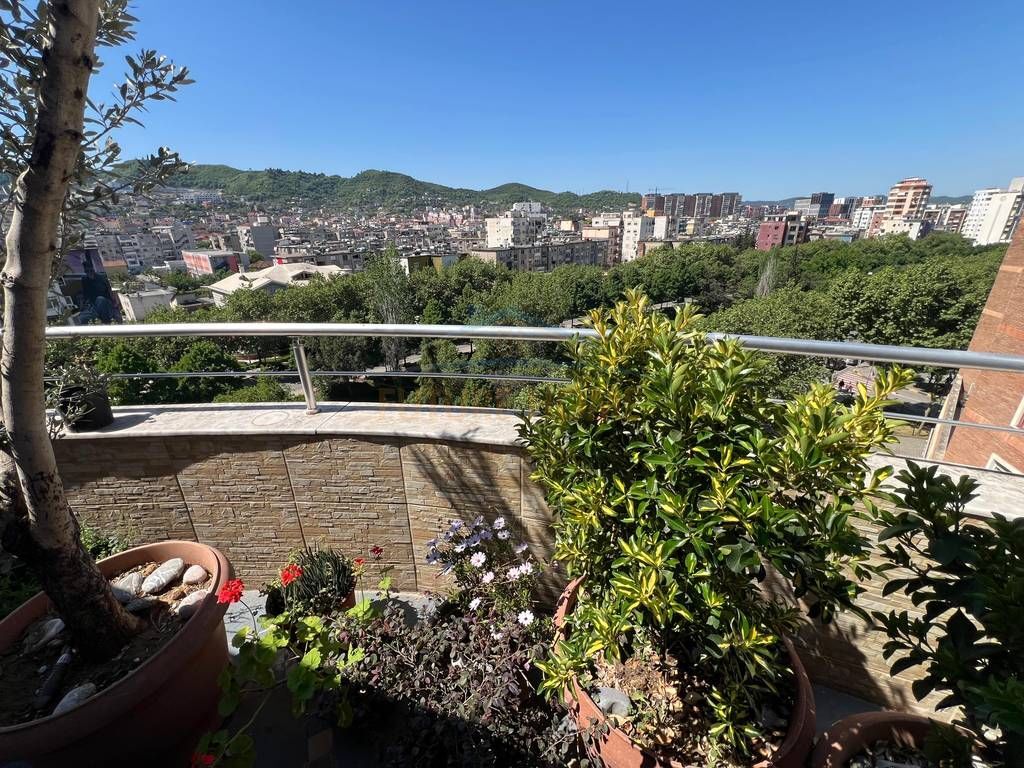 Shitet, 2 Apartamente, 2+1, Hilton Garden, Tirane