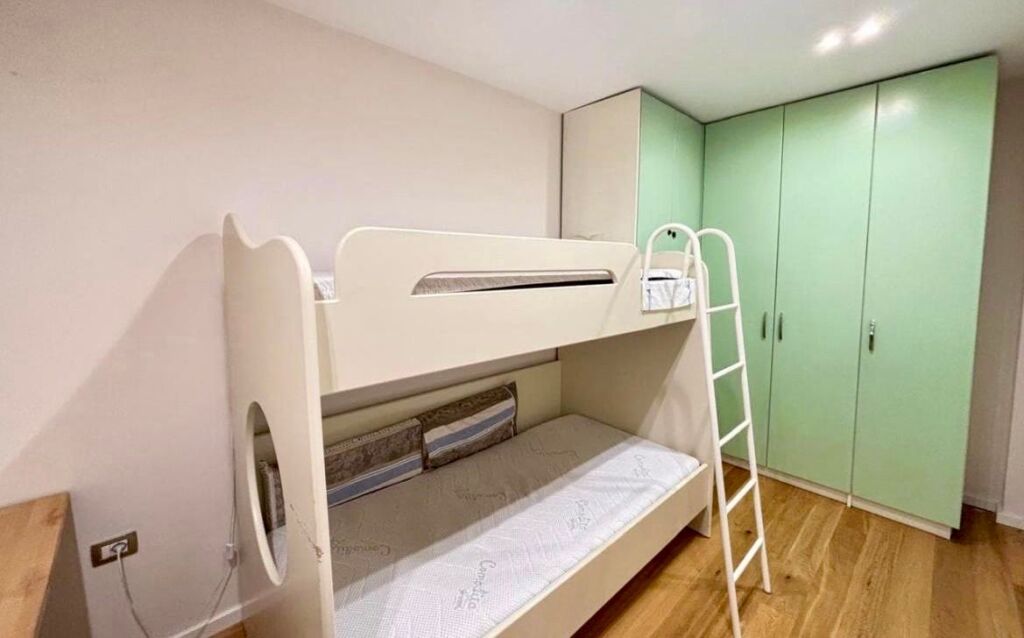 📣 QERA Apartament 3+1 Me Depo 📍 Prane Shkolles Se Kuqe 🛣️ Rruga "Dervish Hekali" ✨